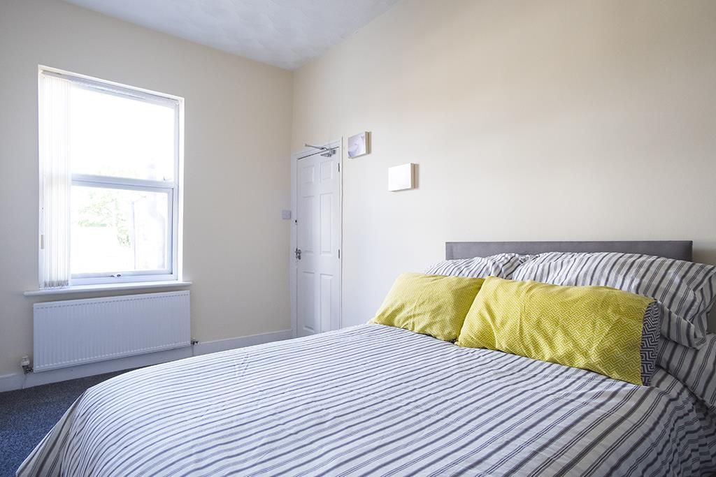 Property photo 2 of 6 46 Mersey Road - Bedroom 3 - (d).Jpg