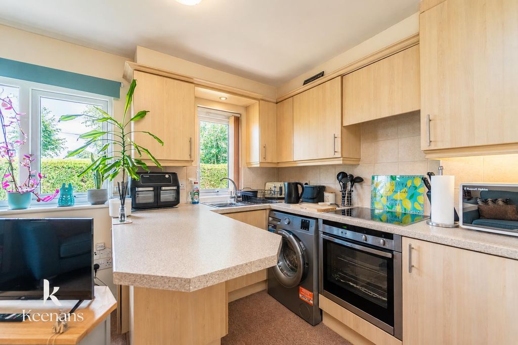 Property photo 2 of 16 Parkwood Mews-5.Png