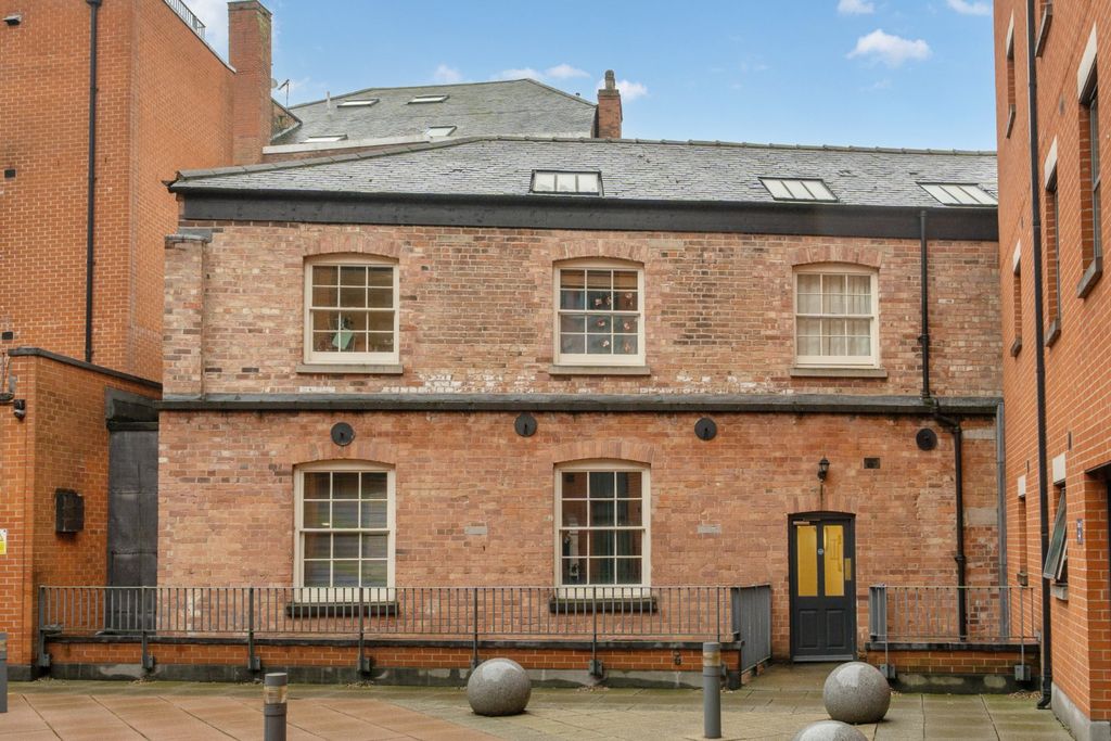 Property photo 2 of 13 Outside