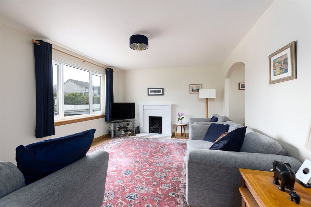 Property photo 2 of 18 Living Room