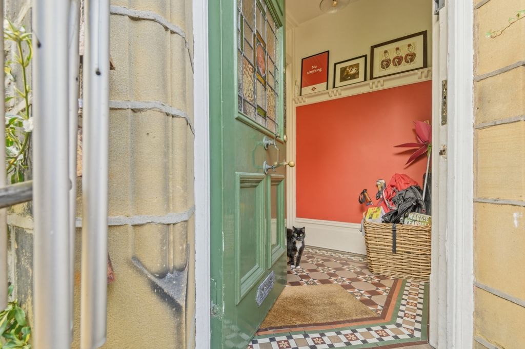 Property photo 3 of 45 Entrance Hallway