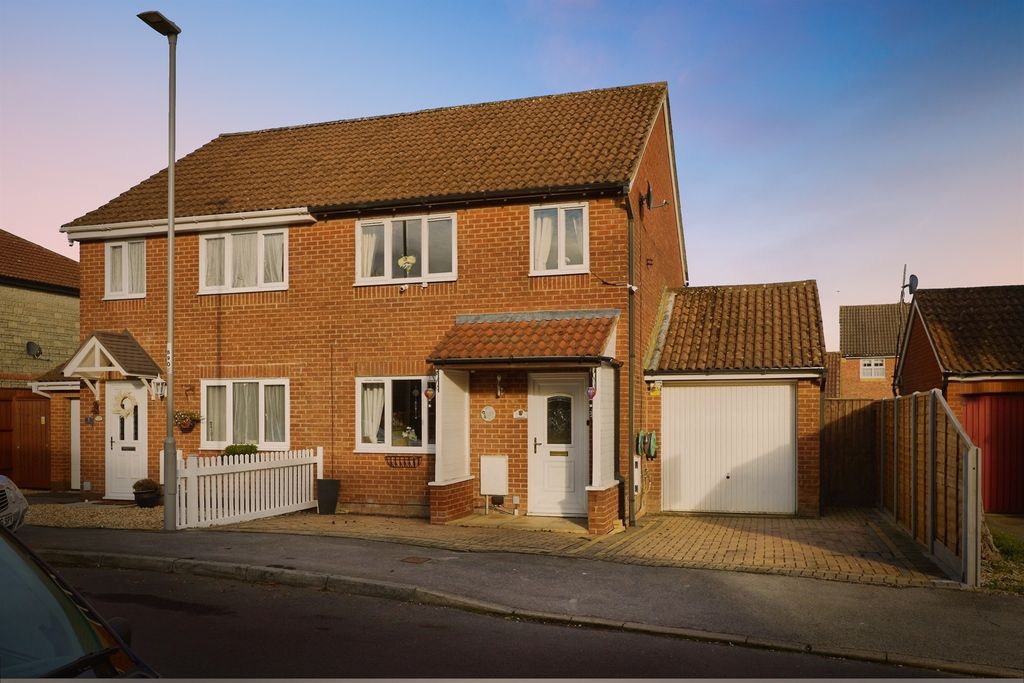 Property photo 1 of 12