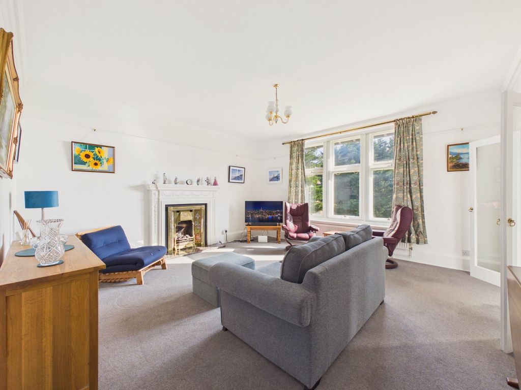 Property photo 3 of 18 Living Room