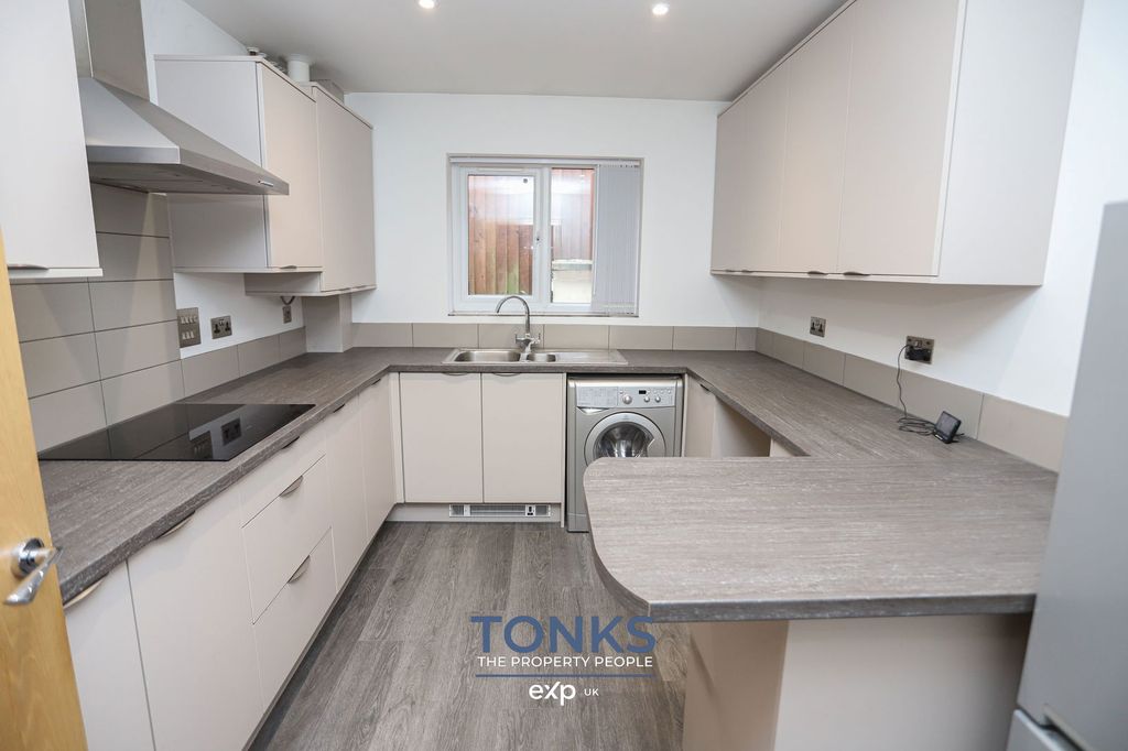 Property photo 3 of 16