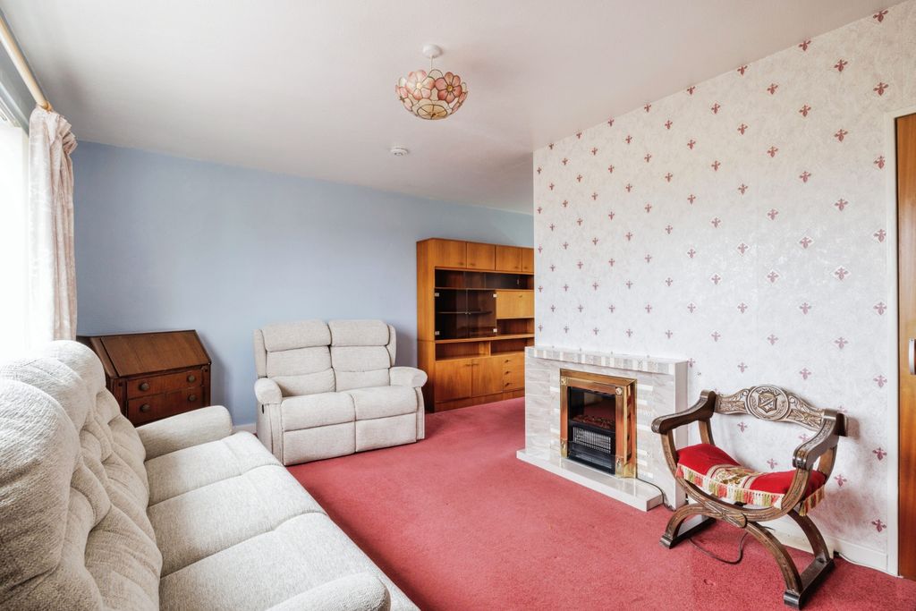 Property photo 3 of 14 Living Room