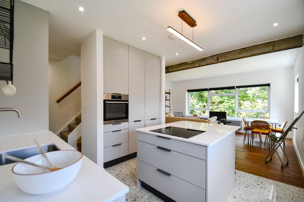 Property photo 1 of 26 Lounge/Kitchen