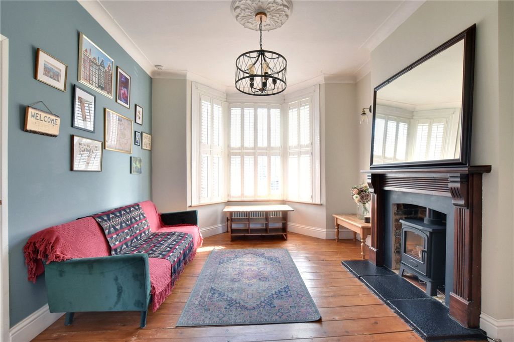 Property photo 2 of 18 Picture No. 35