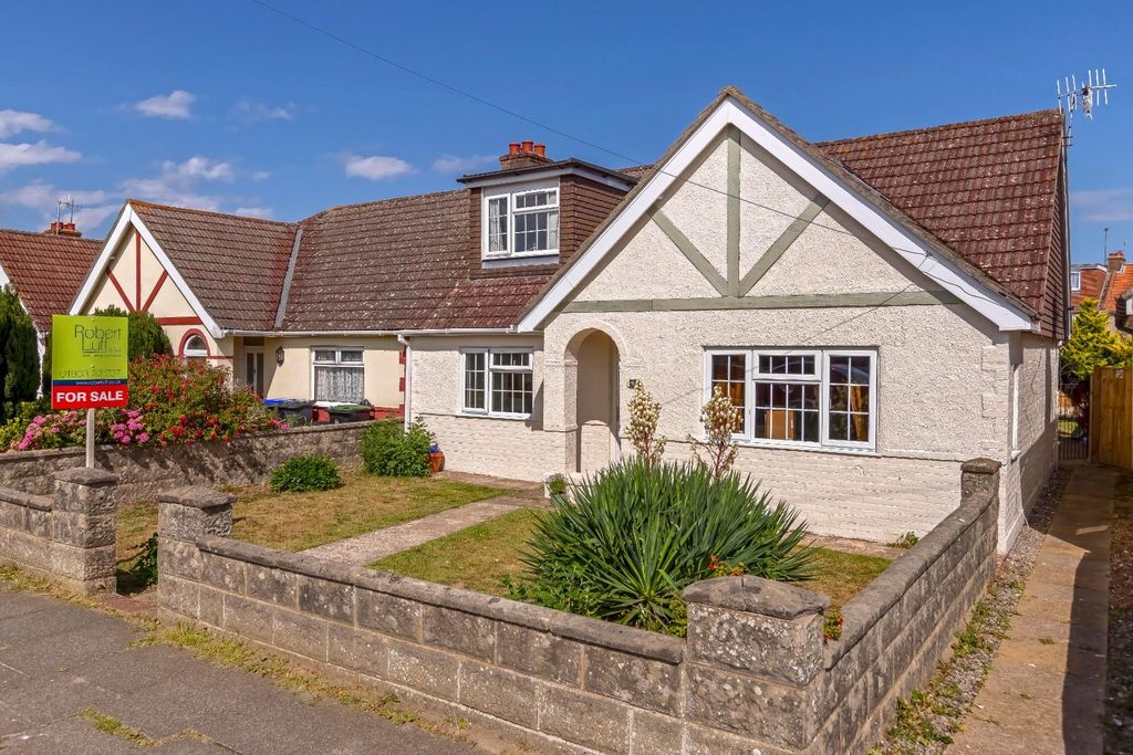 Property photo 1 of 20 Grand Avenue_24.Jpg