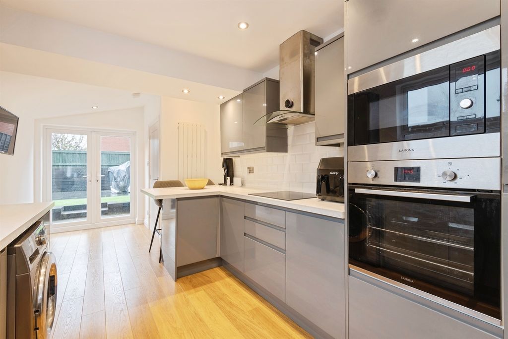 Property photo 3 of 18