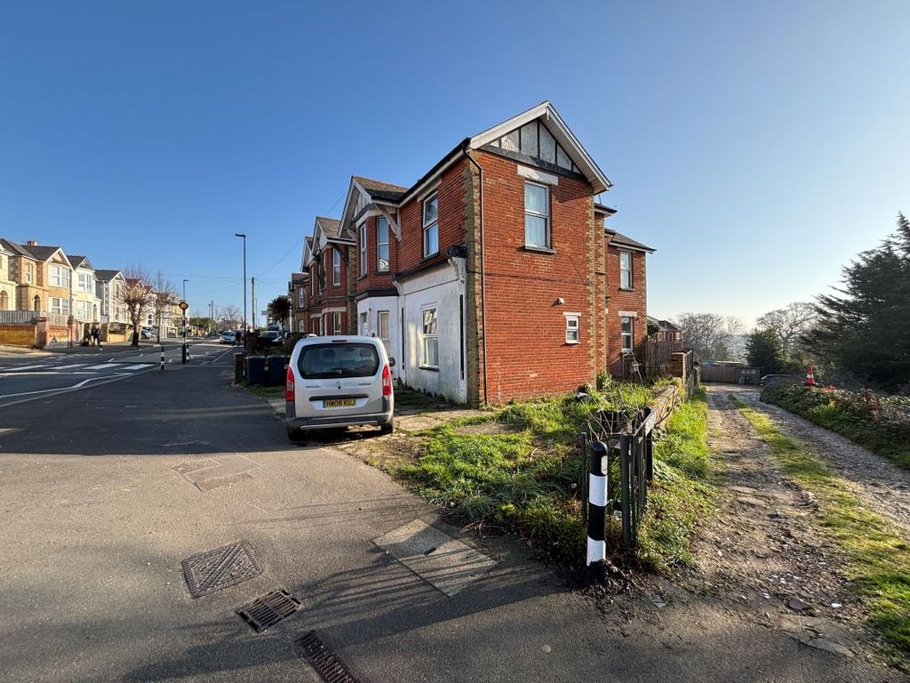 Property photo 3 of 3