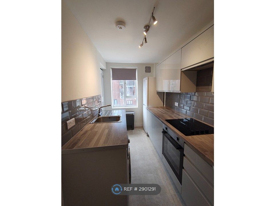 Property photo 1 of 8 Kitchen