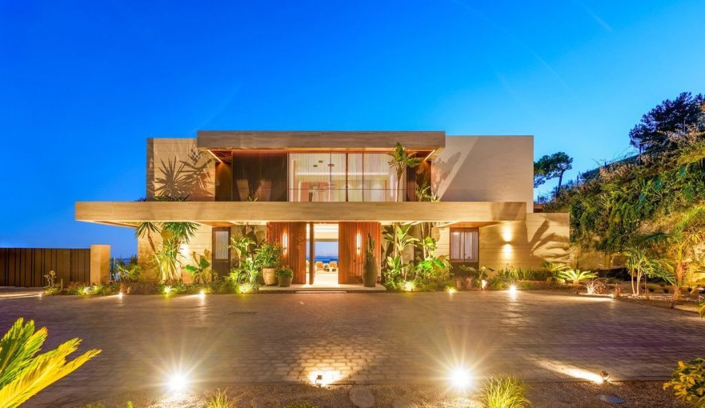 Property photo 3 of 20