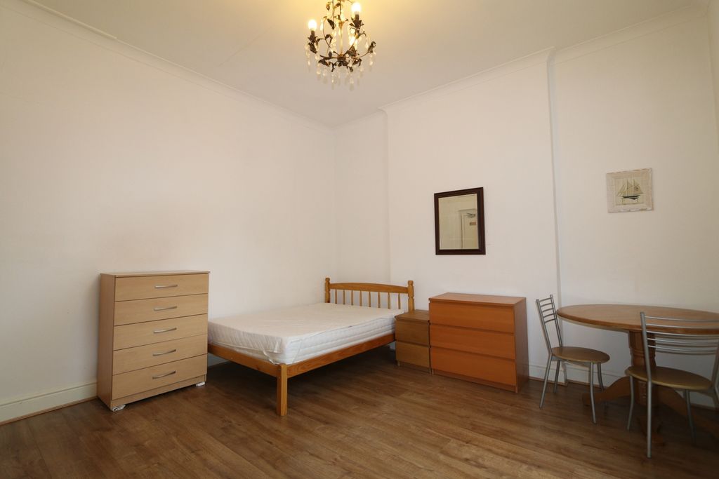 Property photo 1 of 5 Photo 3