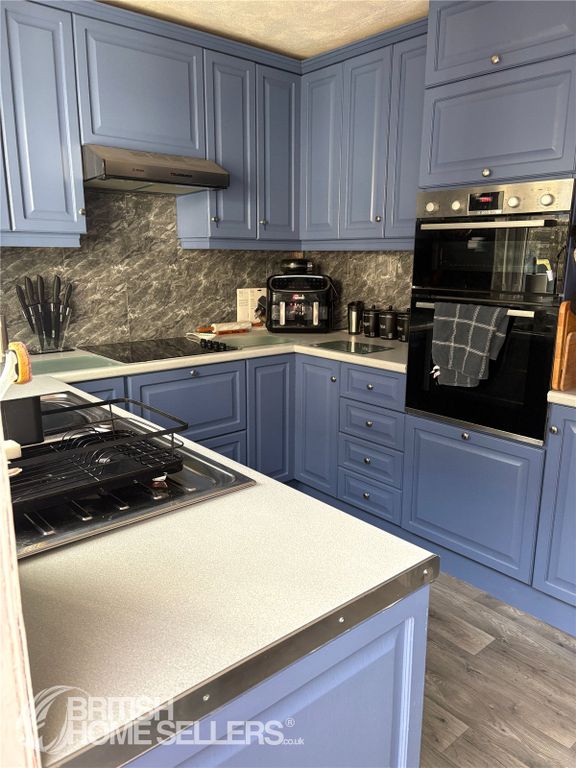 Property photo 2 of 23 Picture No. 22