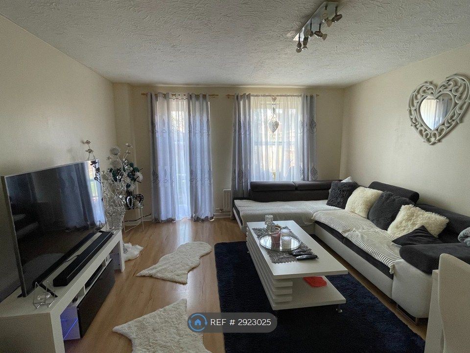 Property photo 3 of 11