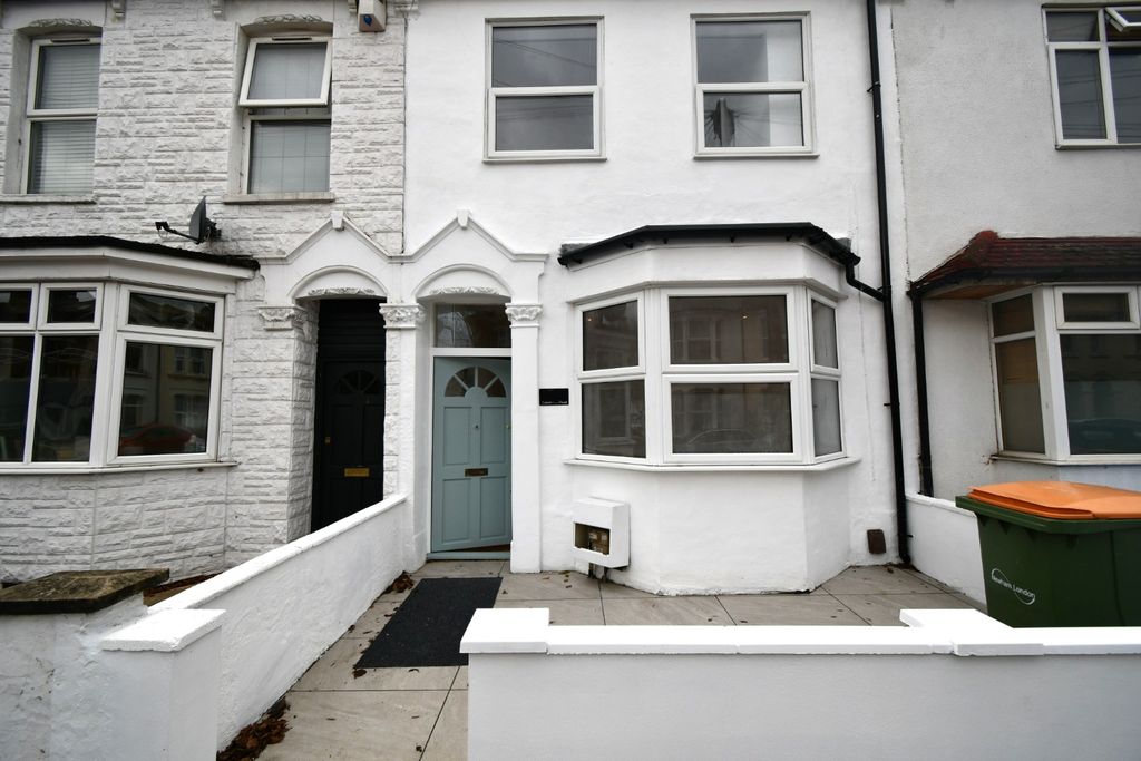 Property photo 1 of 15 4700981