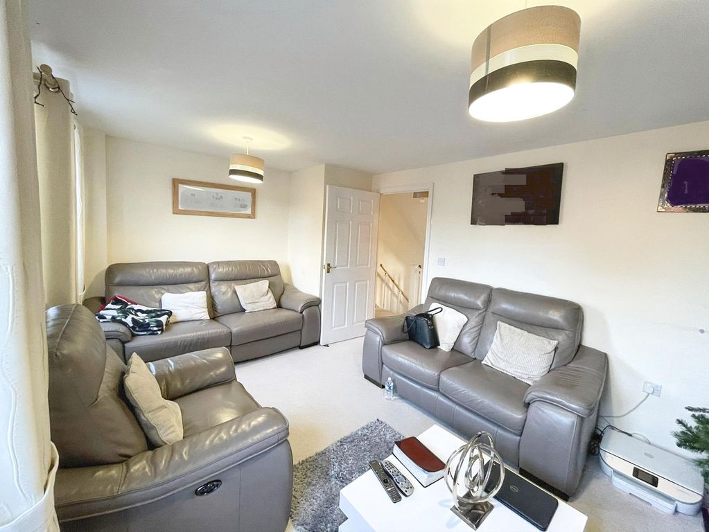 Property photo 3 of 10 Image