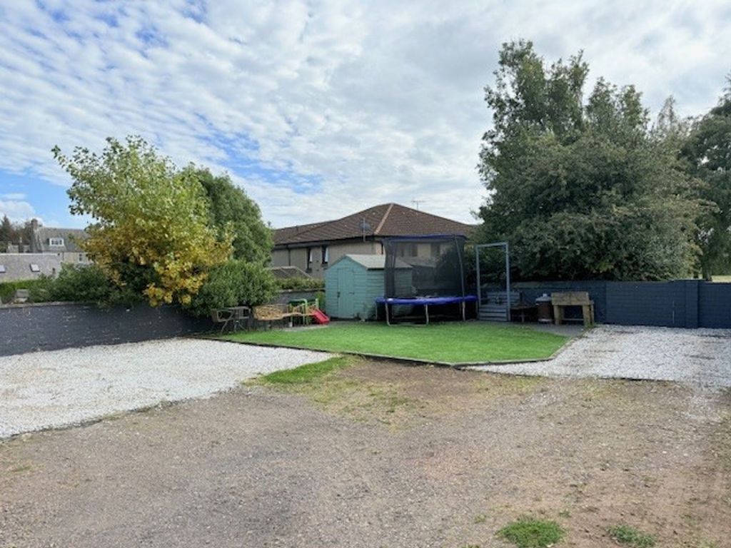 Property photo 2 of 25