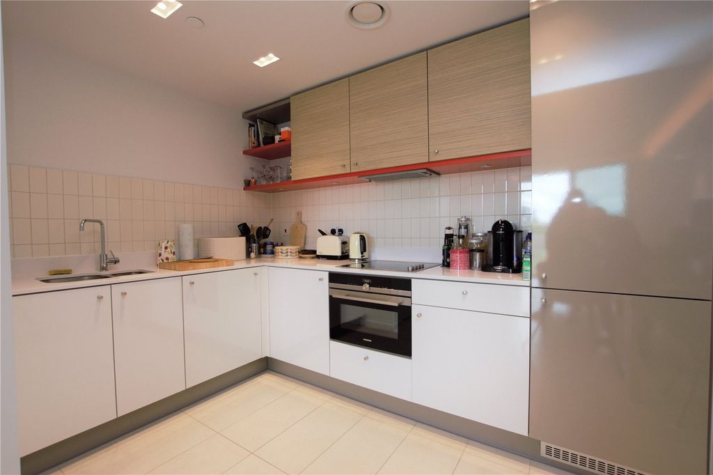 Property photo 2 of 7 Kitchen