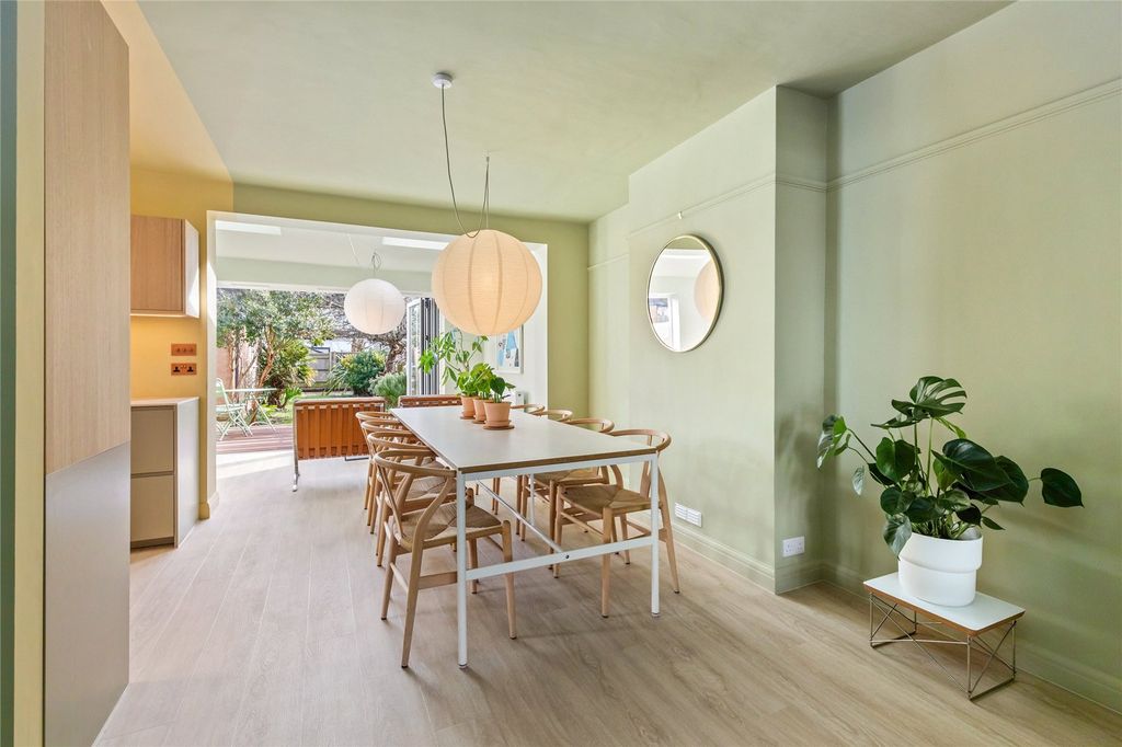 Property photo 3 of 28 Picture 3