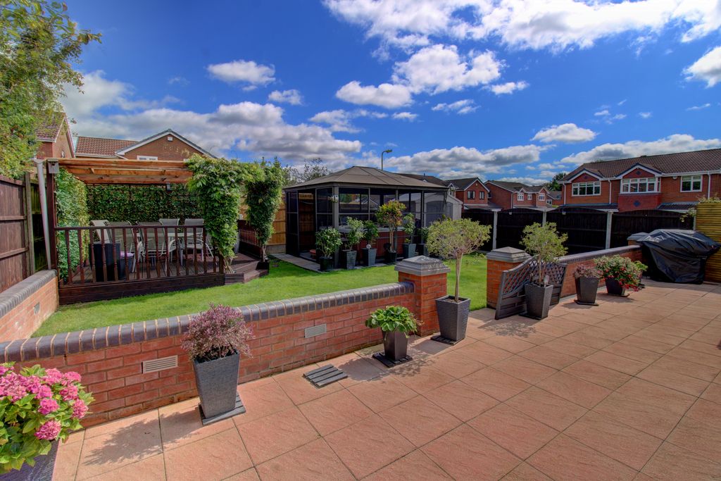 Property photo 2 of 28 Rear Garden &amp; Patio