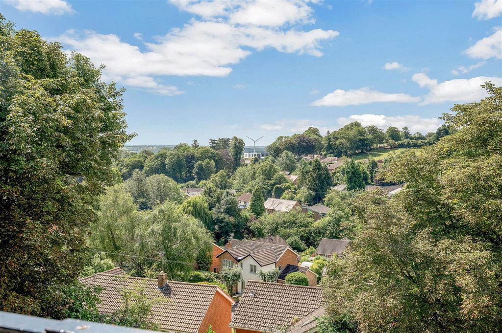 Property photo 2 of 26 Hyvu, Foxhill Road Web Ph-49.Jpg