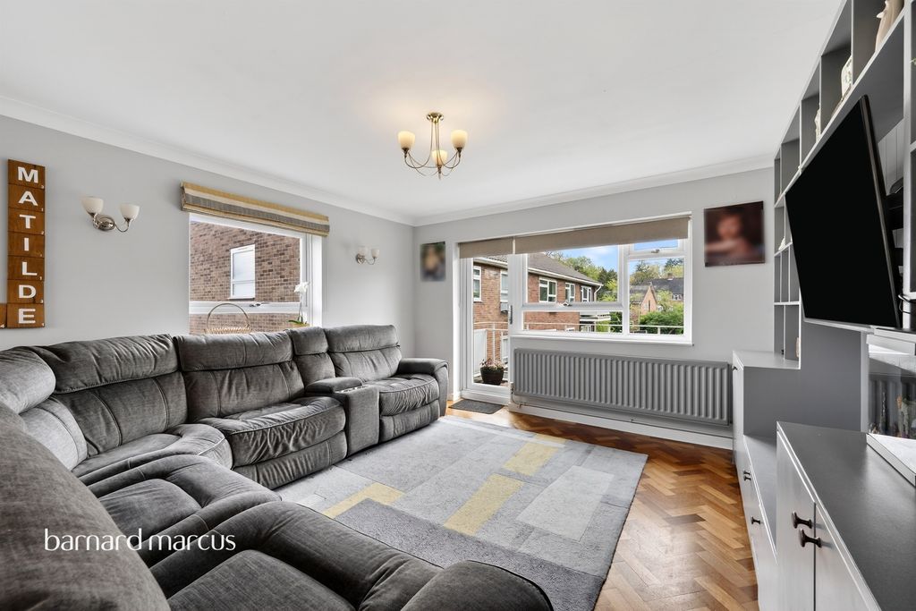 Property photo 2 of 12