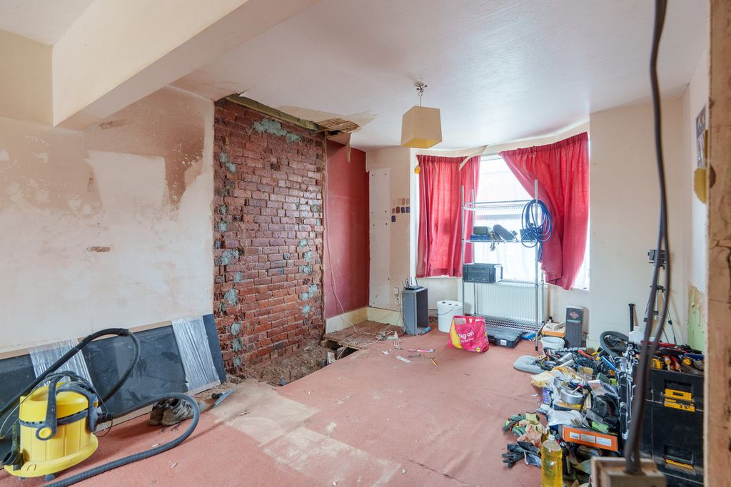 Property photo 2 of 13