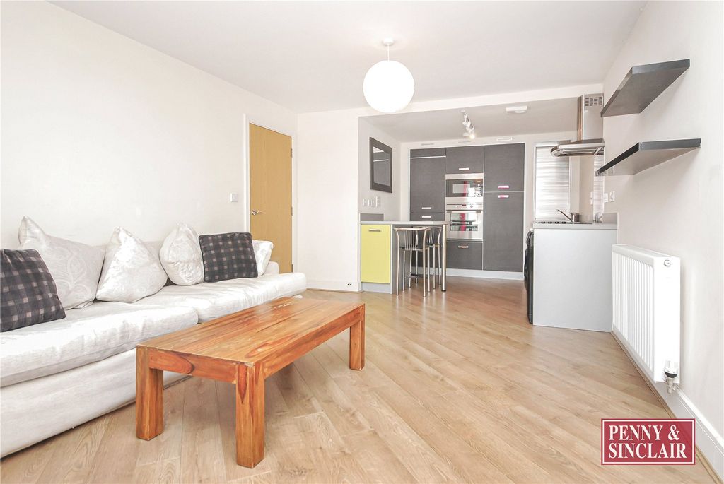 Property photo 3 of 7 Picture No. 14