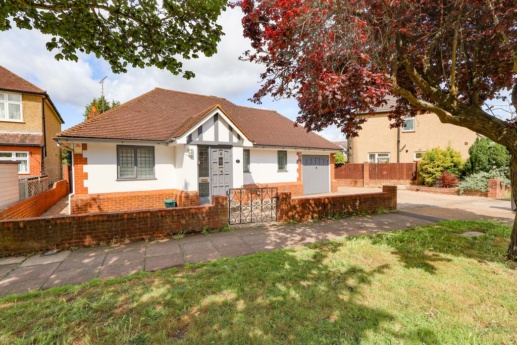 Property photo 1 of 11 Front
