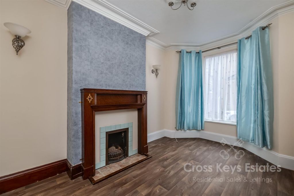 Property photo 2 of 20 Sitting Room