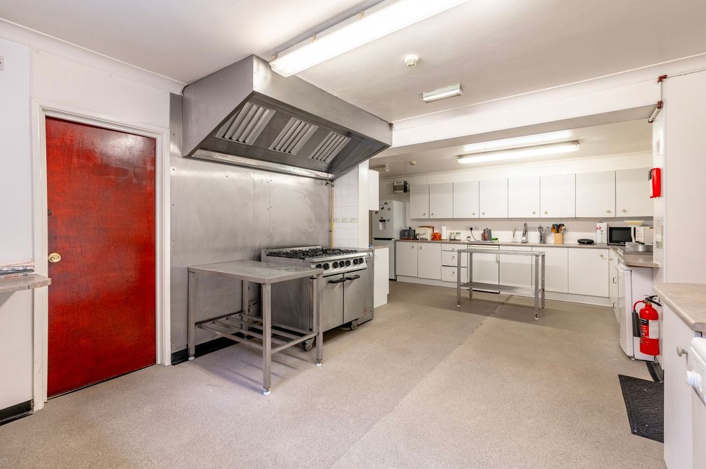 Property photo 2 of 26