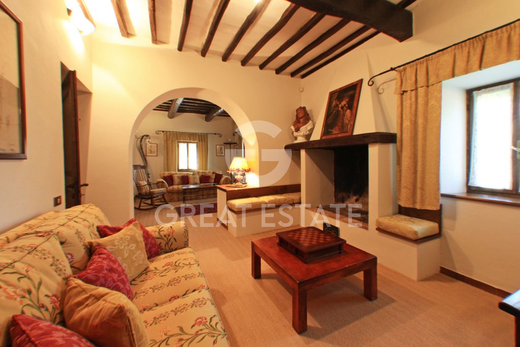 Property photo 2 of 38 Interiors