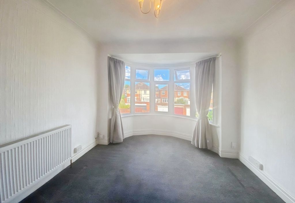 Property photo 2 of 23 5281112