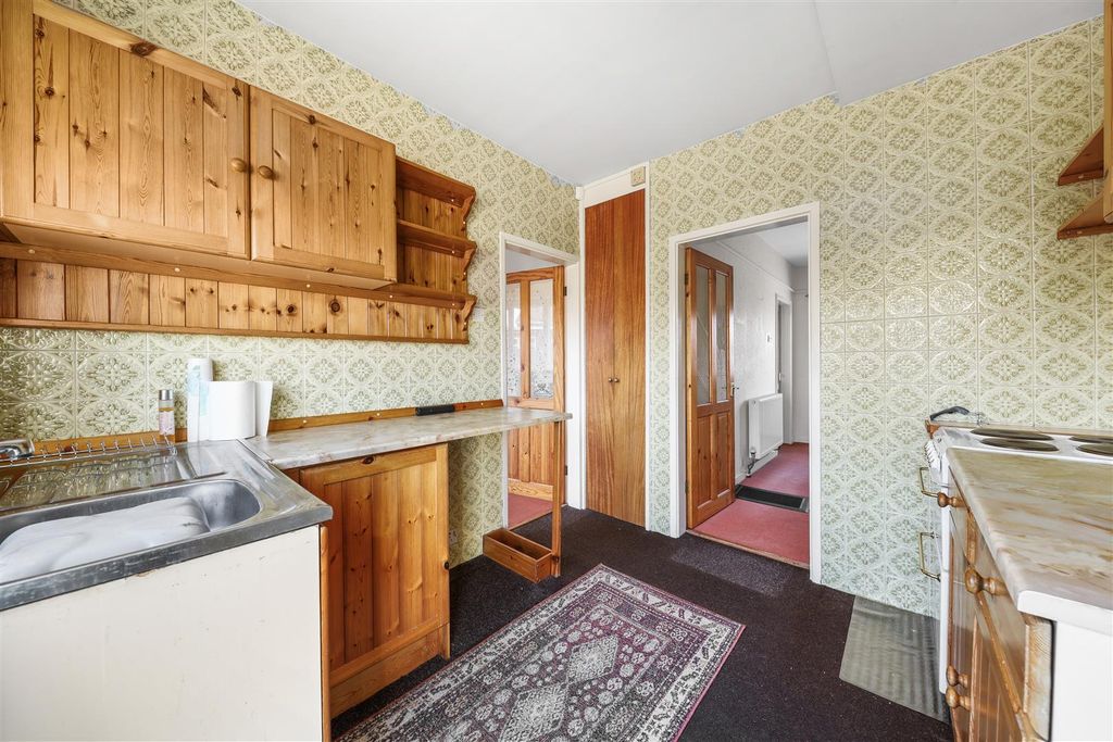 Property photo 2 of 23 Kitchen
