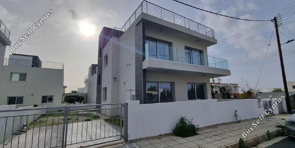 Property photo 1 of 25