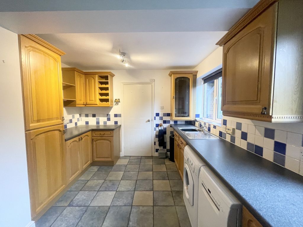 Property photo 3 of 17 Photo 12