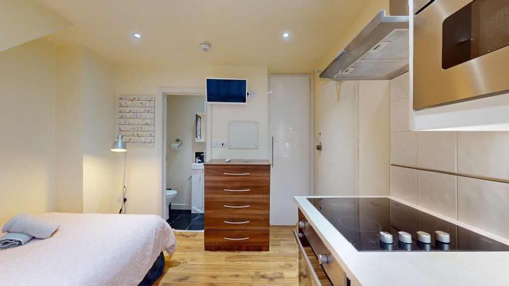 Property photo 3 of 6