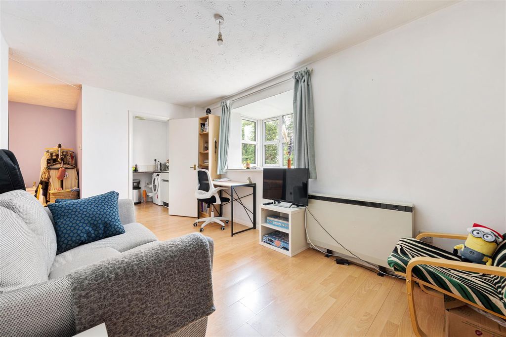 Property photo 2 of 6