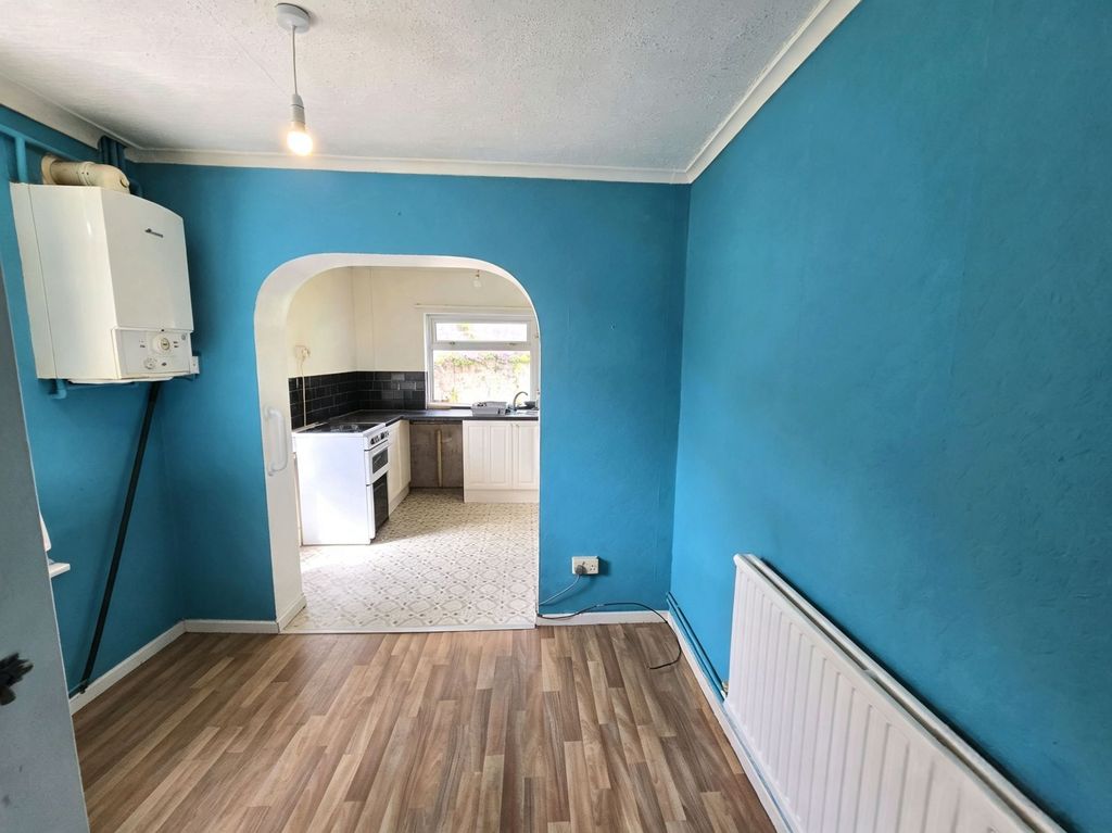 Property photo 3 of 23