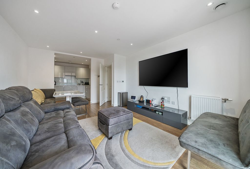 Property photo 3 of 10 1310741-11-6851A3...