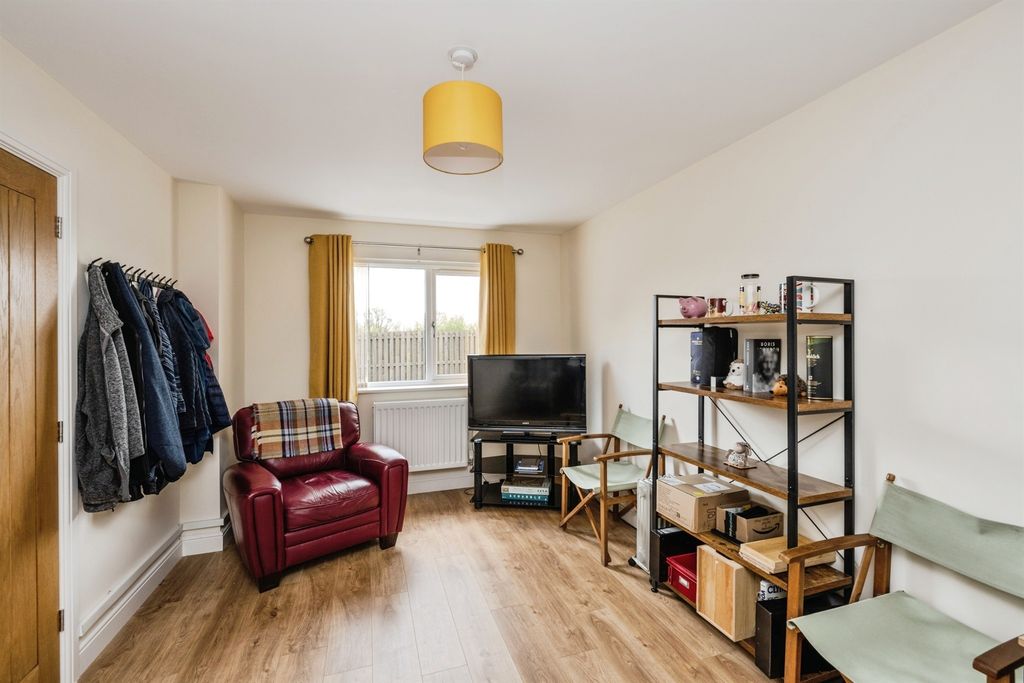 Property photo 3 of 31