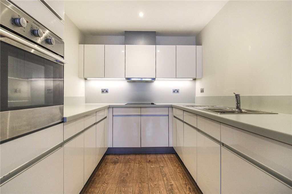 Property photo 3 of 12 Kitchen