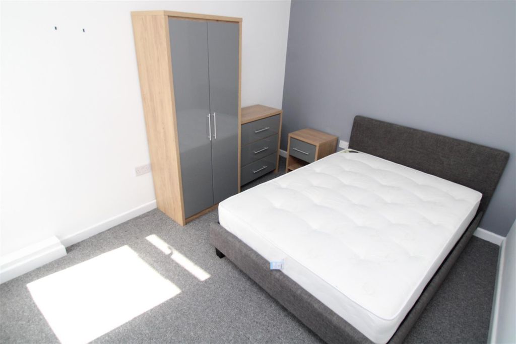 Property photo 1 of 10 71P - Room xx.Jpg