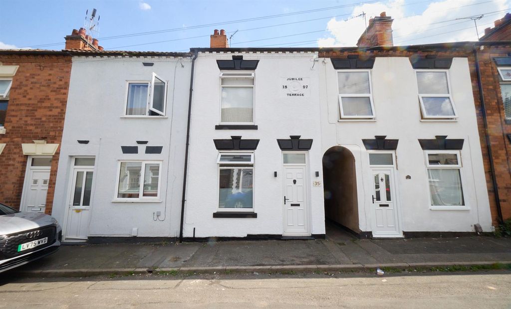 Property photo 1 of 10 Highfield St_9.Jpg