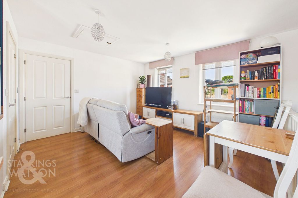 Property photo 2 of 13