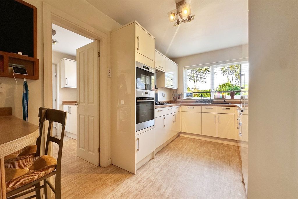 Property photo 3 of 16 Kitchen