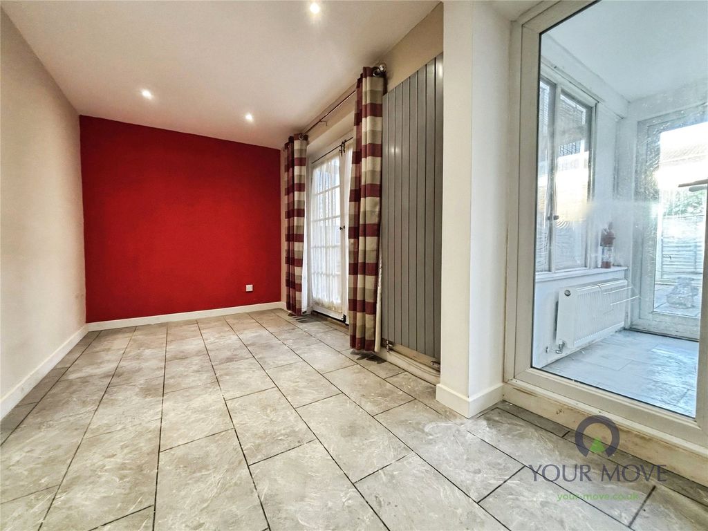 Property photo 3 of 15 Picture No. 06