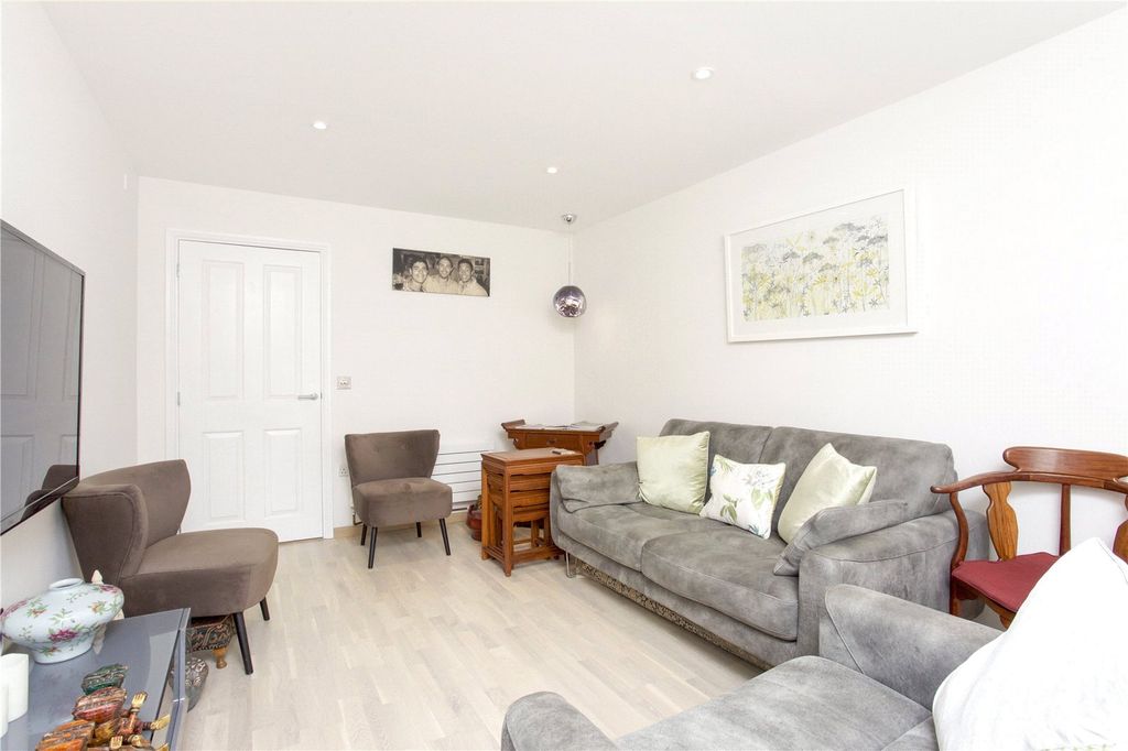 Property photo 2 of 13 Picture No. 27