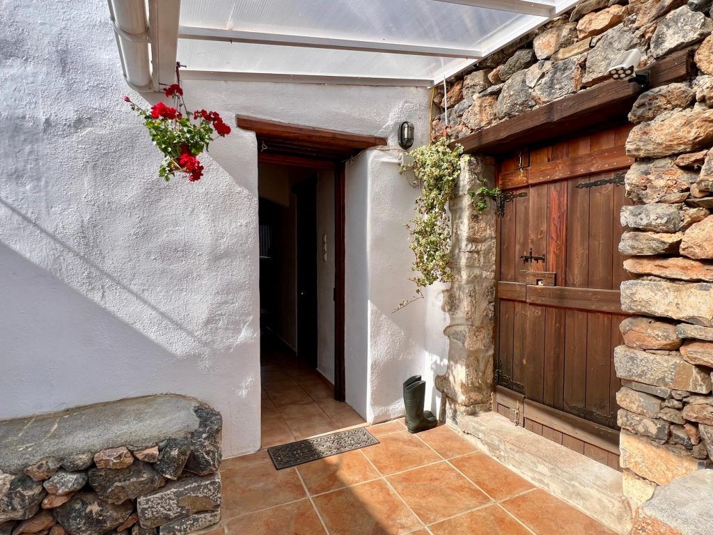 Property photo 3 of 31